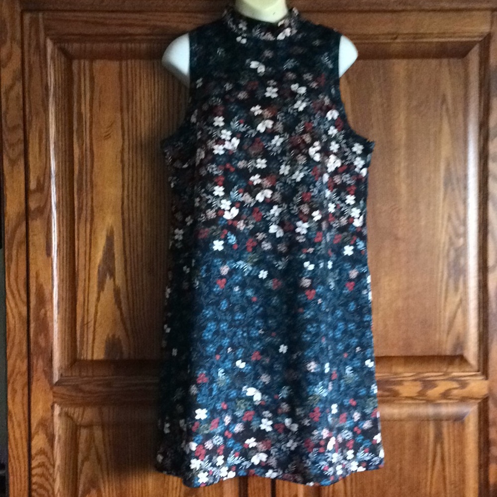 Bcbg flower print dress NWT Size L